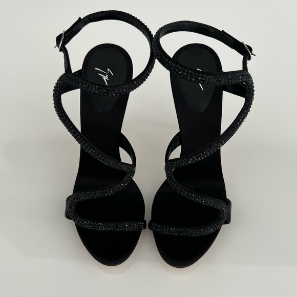 GIUSEPPE ZANOTTI BLACK SATIN CRYSTAL STUNNING SANDALS SIZE IT 37.5 / US 7.5 NEW! - Picture 6 of 17